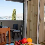 Apartment Mm *