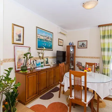 Apartment Mm