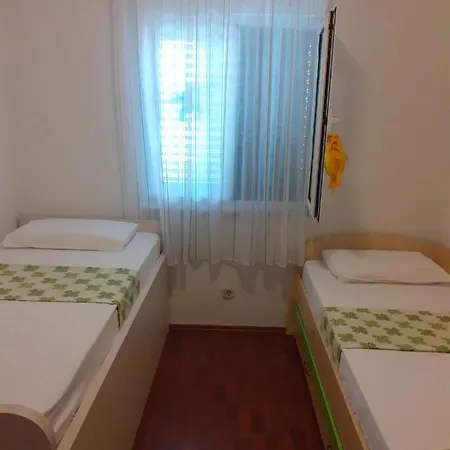 Apartment Mm *