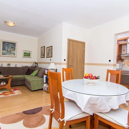 Apartment Mm *