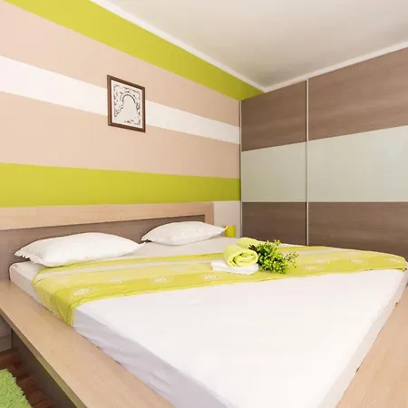 Apartment Mm *